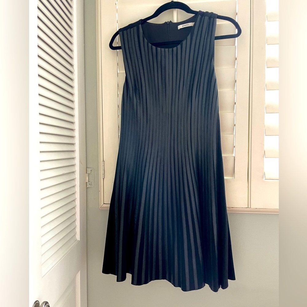 Baiky44 black leather accent dress